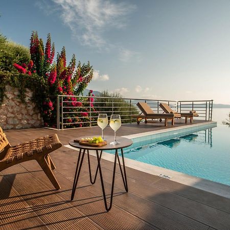 Iris Villas Lefkada - Marine Villa With Private Sea Access سيفوتا المظهر الخارجي الصورة
