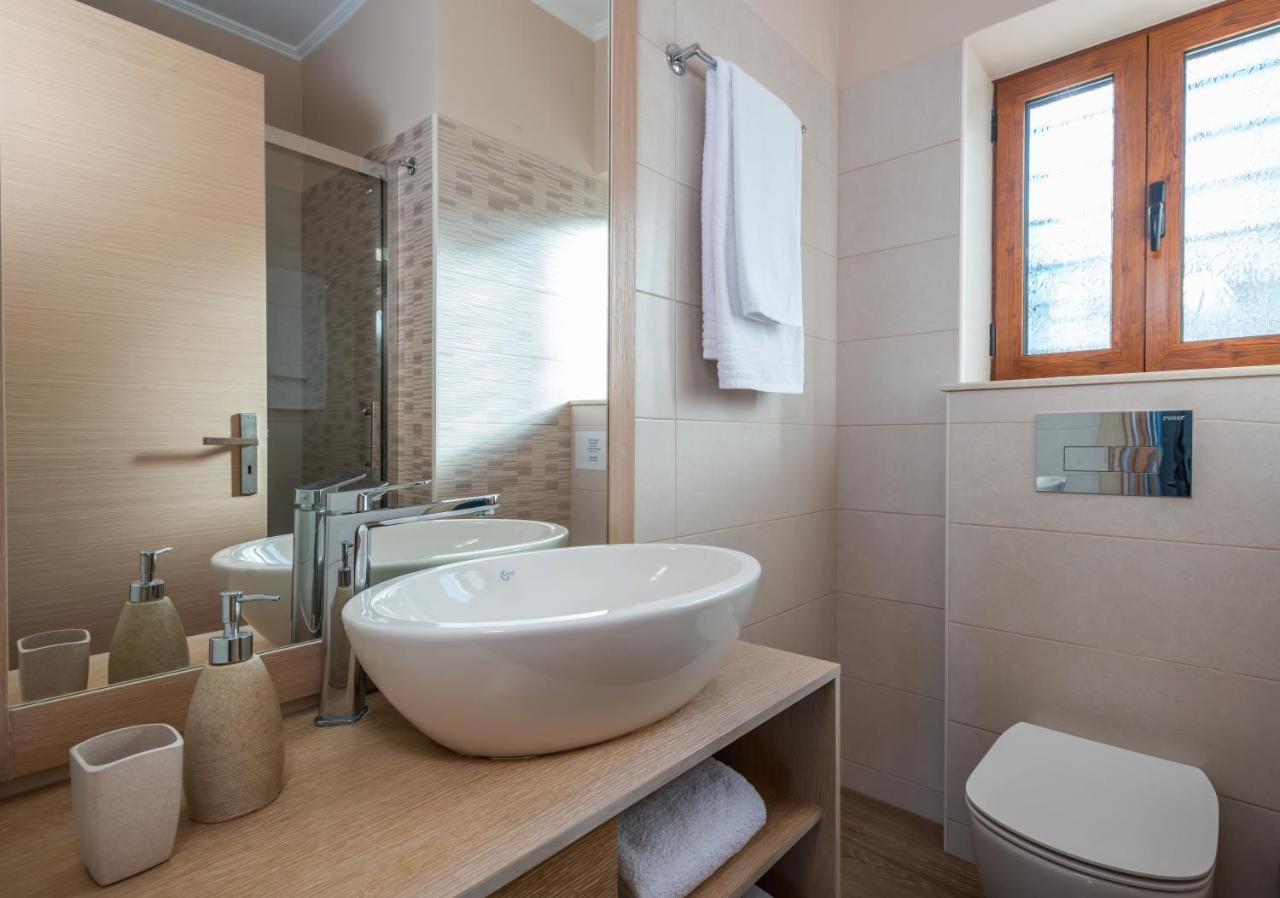Iris Villas Lefkada - Marine Villa With Private Sea Access سيفوتا المظهر الخارجي الصورة